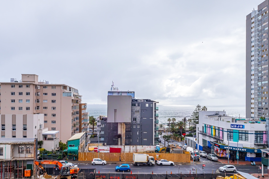 2 Bedroom Property for Sale in Sea Point Western Cape